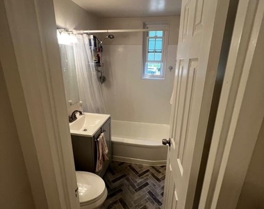 222 N George Mason Drive - Photo Thumbnail 8