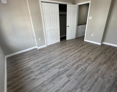 6018 Ross Street - Photo Thumbnail 6