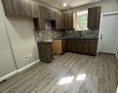 6018 Ross Street - Photo Thumbnail 2