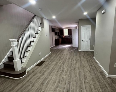 6018 Ross Street - Photo Thumbnail 1