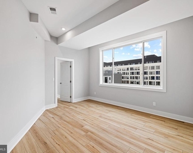 1733 N 2nd Street - Photo Thumbnail 2