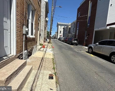 27 E Rittenhouse Street - Photo Thumbnail 2