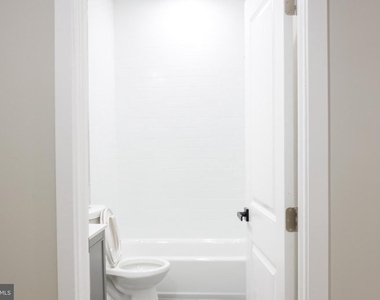 1201 Lindley Avenue - Photo Thumbnail 22