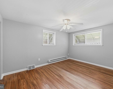 1135 W Thompson Street - Photo Thumbnail 8