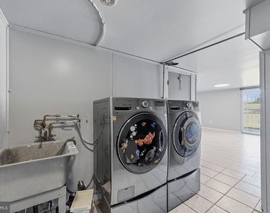 1135 W Thompson Street - Photo Thumbnail 17