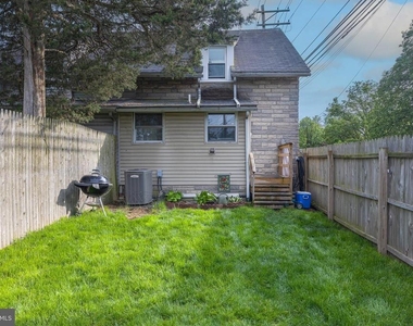 957 W 6th Street - Photo Thumbnail 3