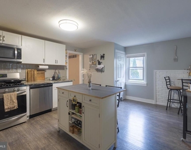 957 W 6th Street - Photo Thumbnail 9