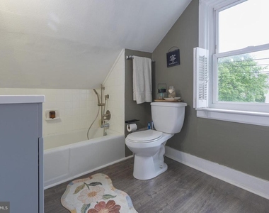 957 W 6th Street - Photo Thumbnail 18