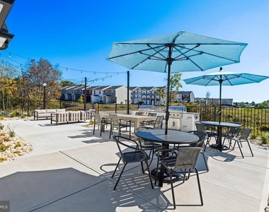 2802 Pinewood Ln - Photo Thumbnail 24