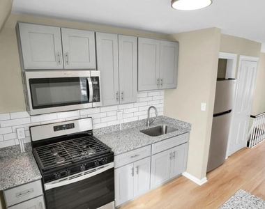 413 Gay Street - Photo Thumbnail 2