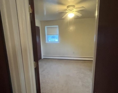 850 Station Avenue - Photo Thumbnail 5