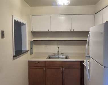 850 Station Avenue - Photo Thumbnail 3