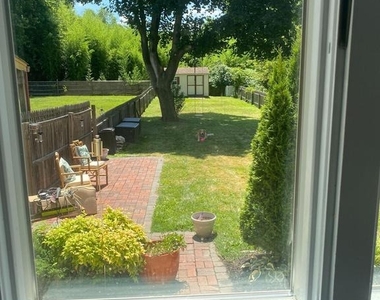 130 E Marshall Avenue - Photo Thumbnail 3