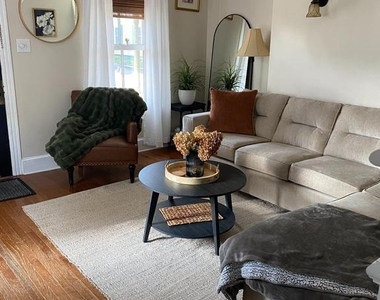 130 E Marshall Avenue - Photo Thumbnail 6