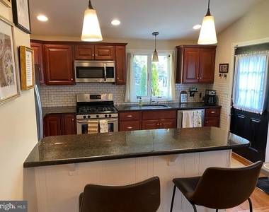 130 E Marshall Avenue - Photo Thumbnail 12