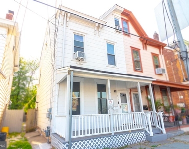 635 Chambers Street - Photo Thumbnail 1