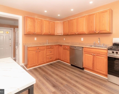 635 Chambers Street - Photo Thumbnail 8