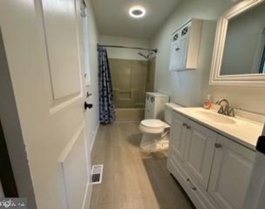9 Centre Avenue - Photo Thumbnail 12