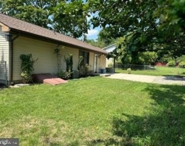 9 Centre Avenue - Photo Thumbnail 2