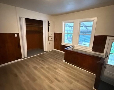 105 Atlantic Street - Photo Thumbnail 5