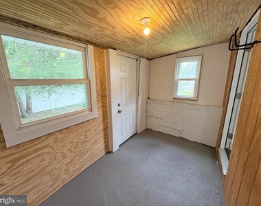 806 High Street - Photo Thumbnail 11