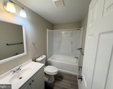 806 High Street - Photo Thumbnail 5