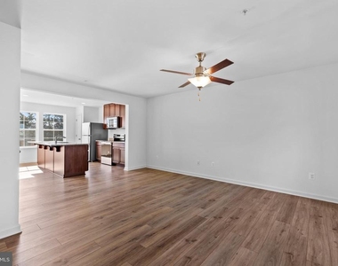 464 Peleton Street - Photo Thumbnail 2