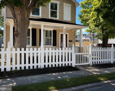 909 Corbett Street - Photo Thumbnail 2
