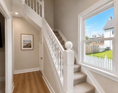 909 Corbett Street - Photo Thumbnail 7
