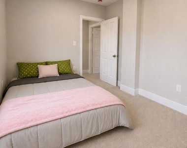 909 Corbett Street - Photo Thumbnail 28