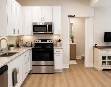 909 Corbett Street - Photo Thumbnail 9