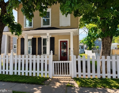 909 Corbett Street - Photo Thumbnail 1