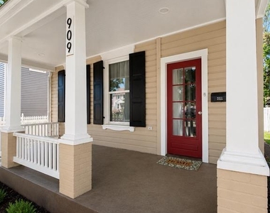 909 Corbett Street - Photo Thumbnail 3