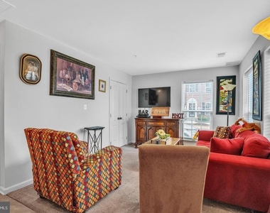 1601 Wesbourne Drive - Photo Thumbnail 11