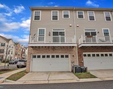 1601 Wesbourne Drive - Photo Thumbnail 5