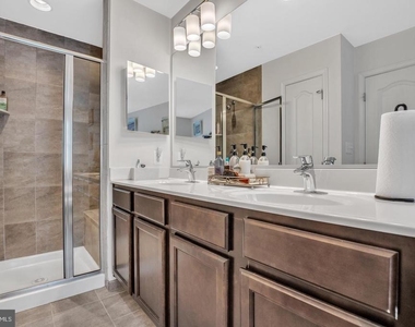 1601 Wesbourne Drive - Photo Thumbnail 13