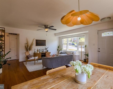 3104 Gumwood Drive - Photo Thumbnail 2