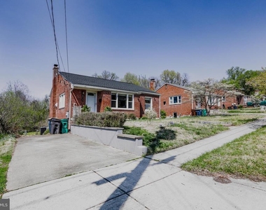 3104 Gumwood Drive - Photo Thumbnail 5