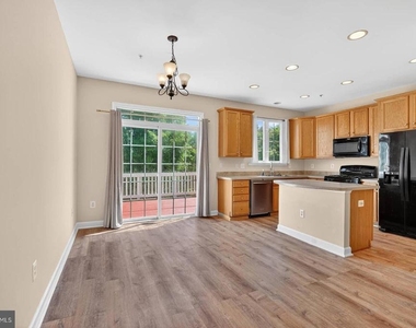 23312 Brewers Tavern Way - Photo Thumbnail 8
