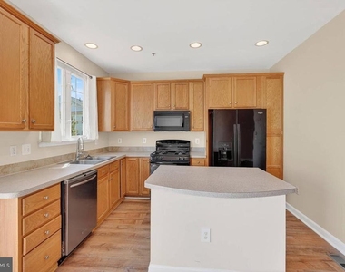 23312 Brewers Tavern Way - Photo Thumbnail 9