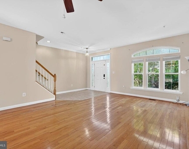 23312 Brewers Tavern Way - Photo Thumbnail 4