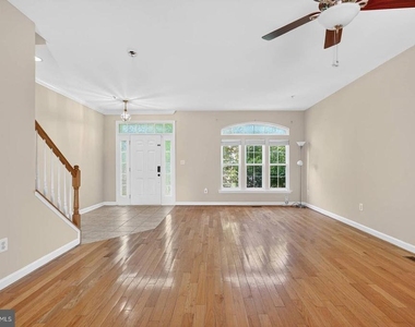 23312 Brewers Tavern Way - Photo Thumbnail 3