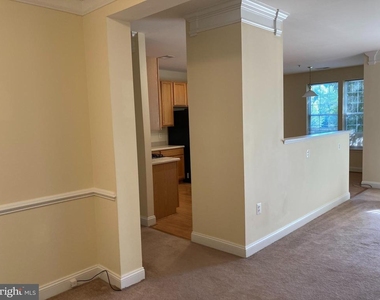 9407 Blackwell Road - Photo Thumbnail 10