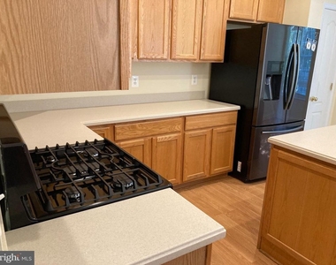 9407 Blackwell Road - Photo Thumbnail 9