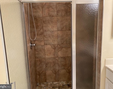 9407 Blackwell Road - Photo Thumbnail 17