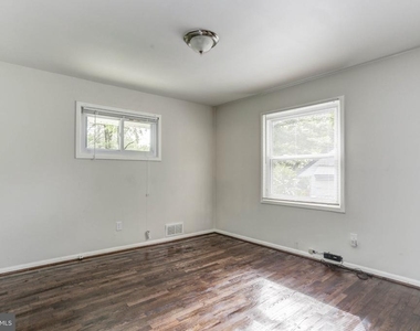 517 Calvin Lane - Photo Thumbnail 8