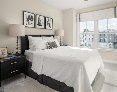9011 Amelung Street - Photo Thumbnail 13