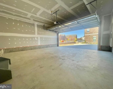 9011 Amelung Street - Photo Thumbnail 17