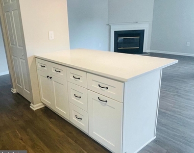 2137 Wainwright Court - Photo Thumbnail 16