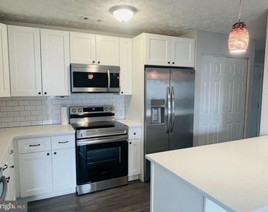 2137 Wainwright Court - Photo Thumbnail 17
